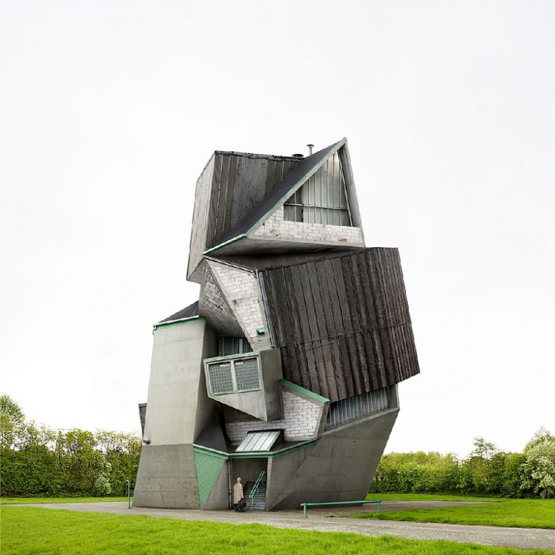 Illustration for article titled These Examples of Surrealist Architecture Will Make You Feel Dizzy
